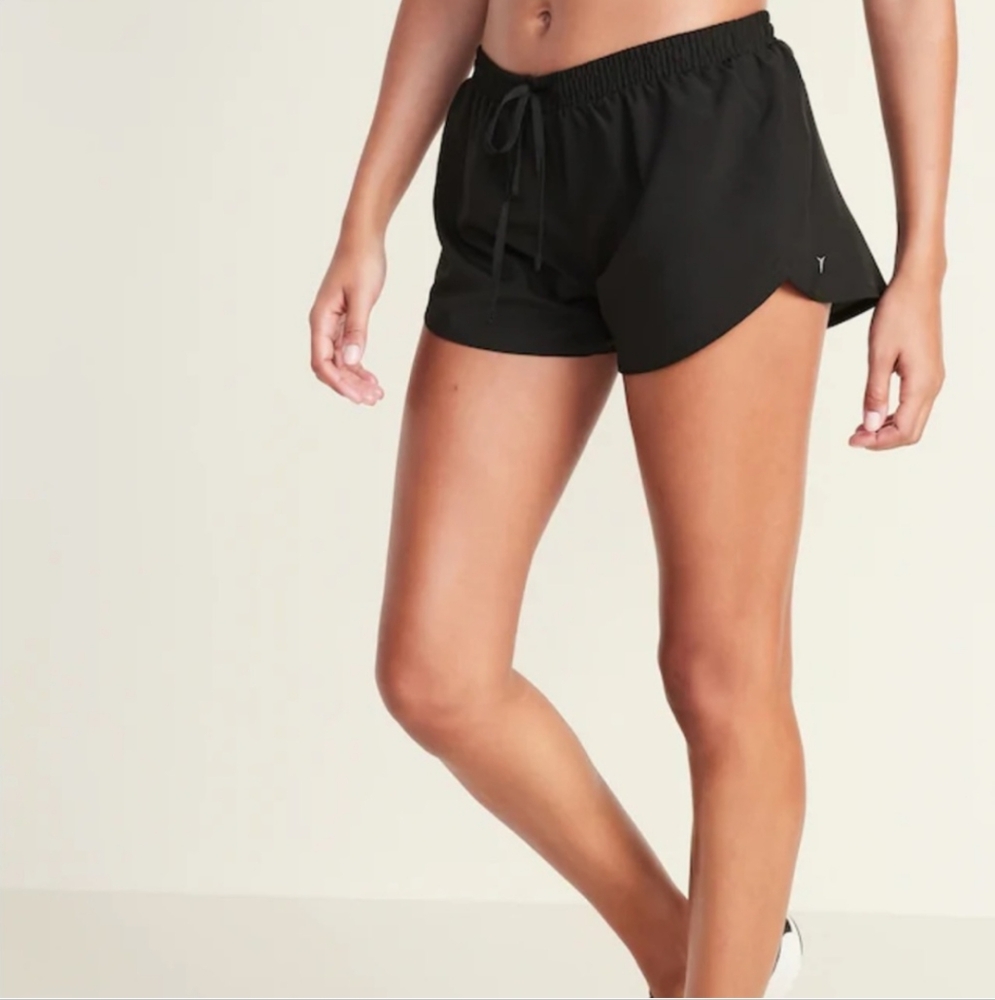 Old Navy Active Black Dolphin Hem Run Shorts - Size Small - Workout Gym 3